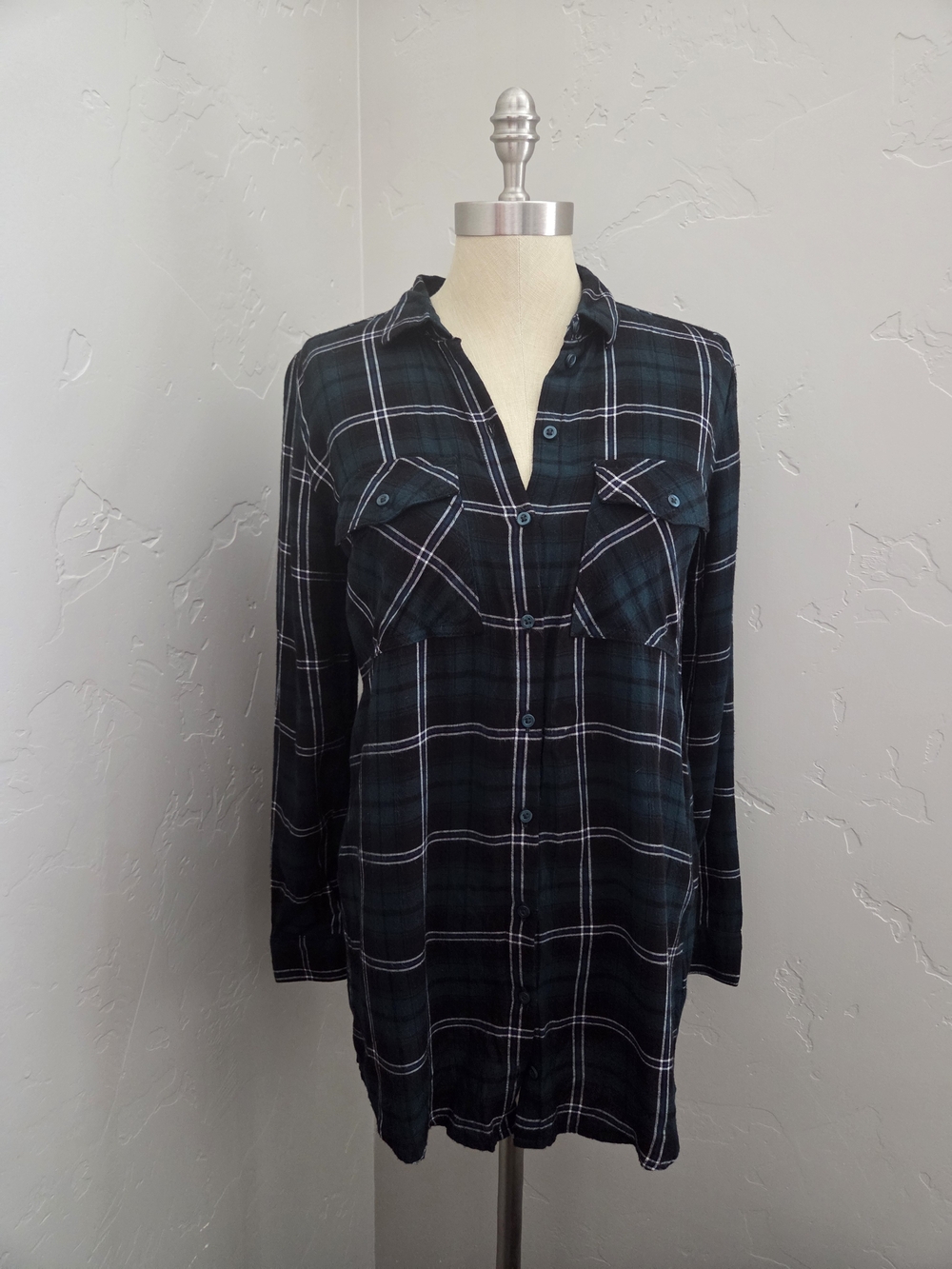 Women’s Black & Teal Plaid Button-Down Shirt